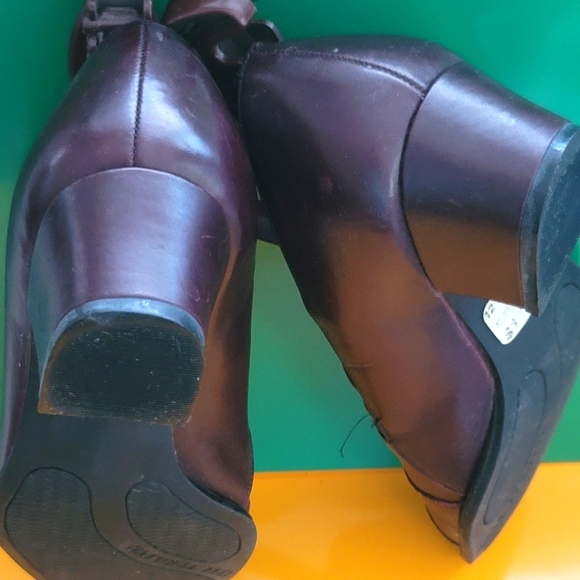 Women's Purple Leather Shoes - Picture 3 of 16